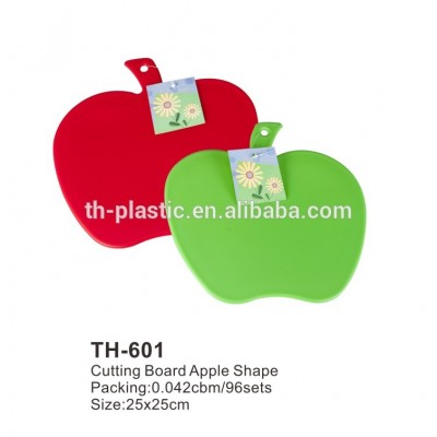 2017 new design fruit apple shaped plastic cutting board